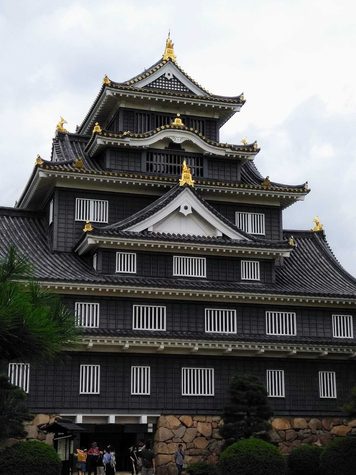 日本酒と岡山料理 いざ酔いの月｜施設詳細｜