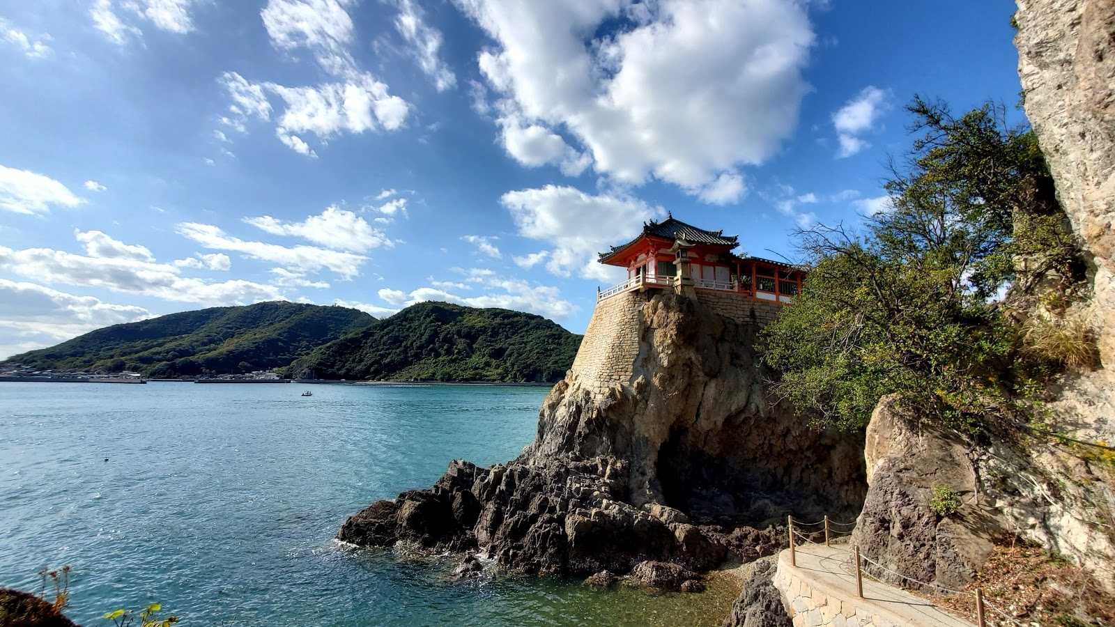 クレセントビーチの周辺観光情報 STAYNAVI